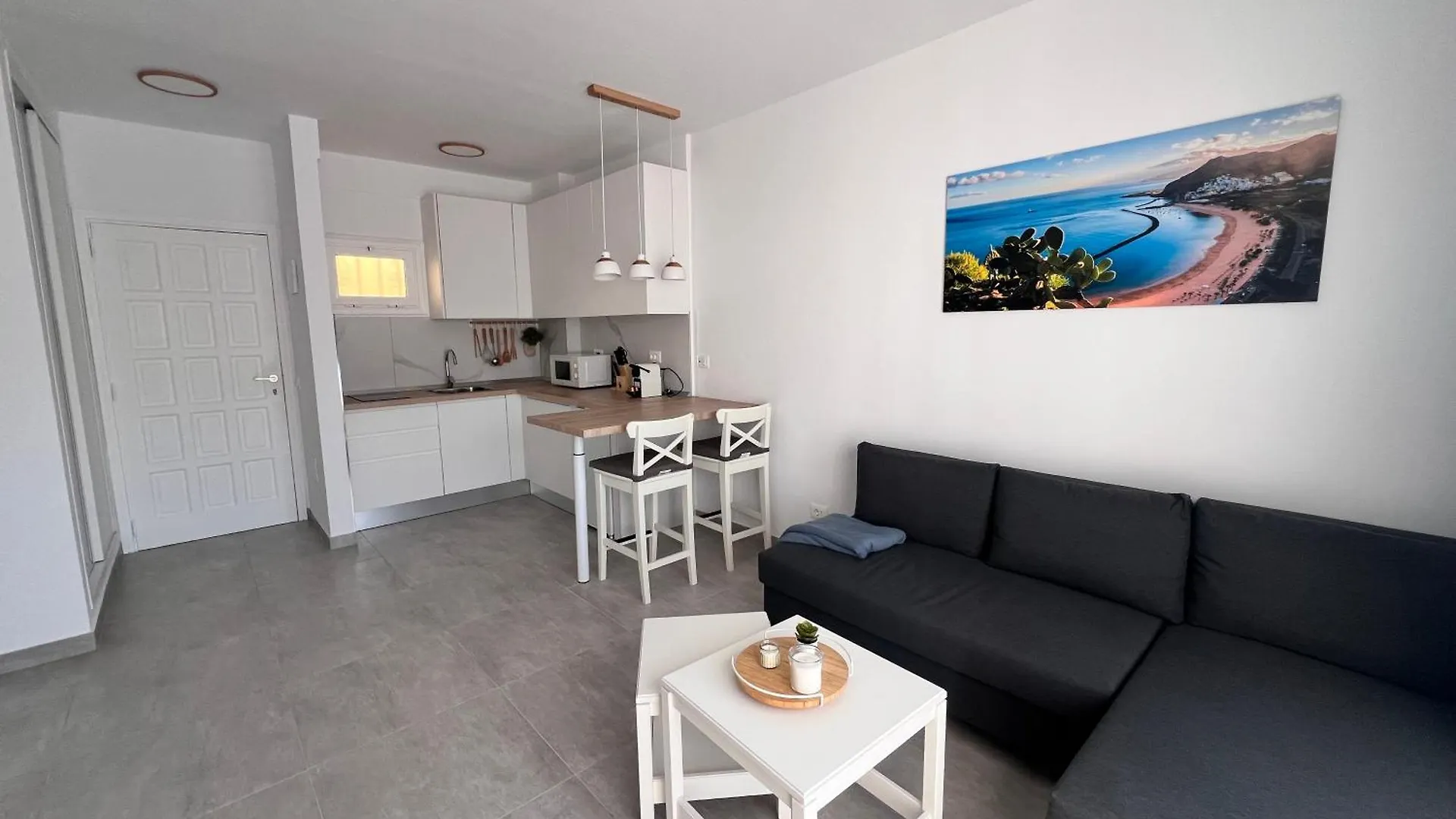 Seaview And Sunset Modern Apartment Arona